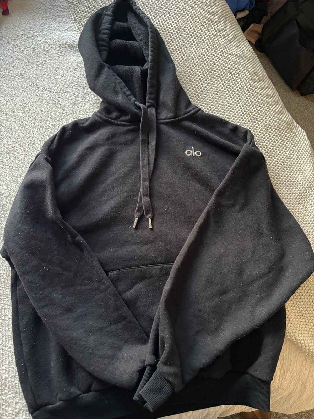 ALO Yoga Black Pullover Hoodie with Subtle Logo